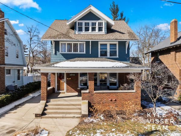 617 Rosewood Avenue SE, East Grand Rapids, MI 49506