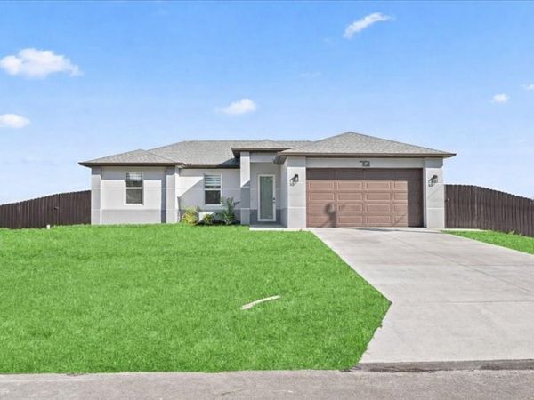 25 DIPLOMAT PARKWAY E, CAPE CORAL, FL 33909