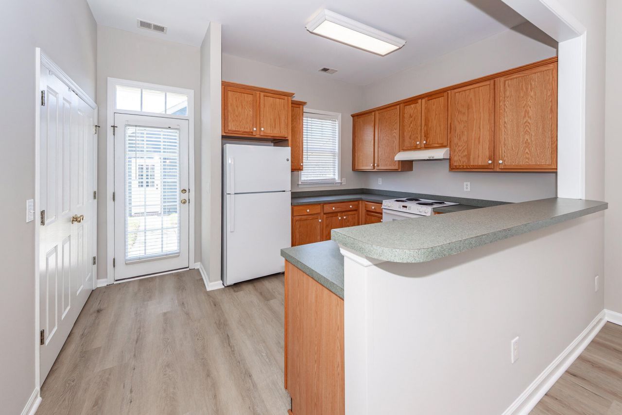 102 Dandelion Street Photo 14