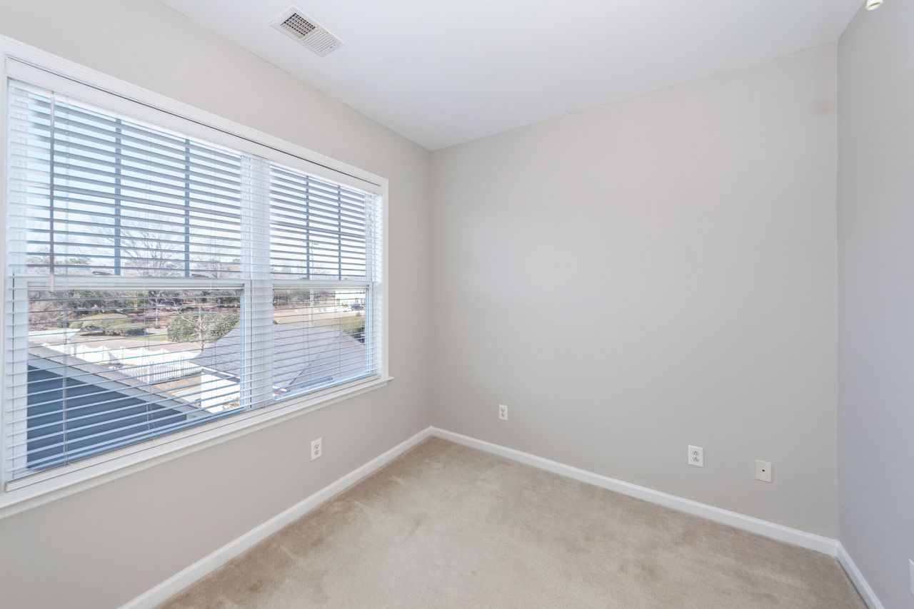 102 Dandelion Street Photo 22