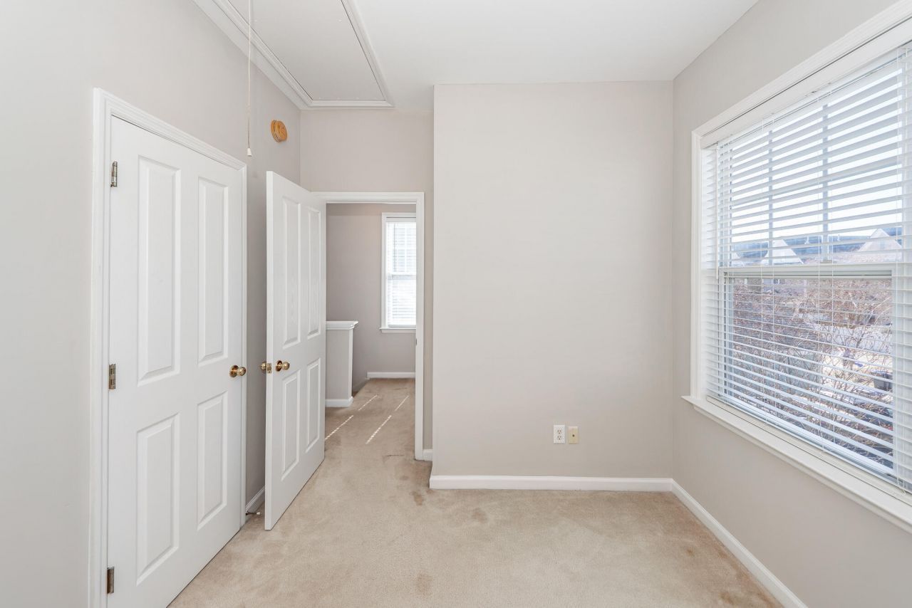 102 Dandelion Street Photo 33