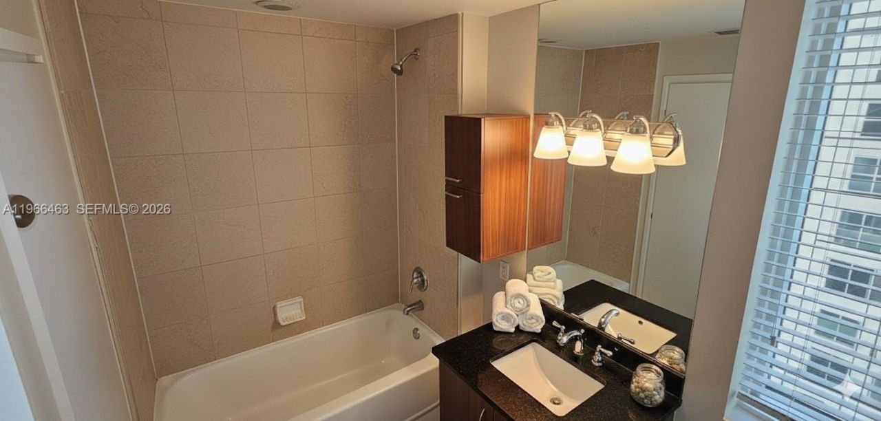 300 S Biscayne Blvd, Unit T-1711, Miami, FL 33131 Photo