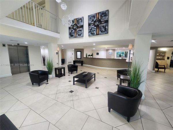 18100 N Bay Rd , Unit PH7, Sunny Isles Beach, FL 33160