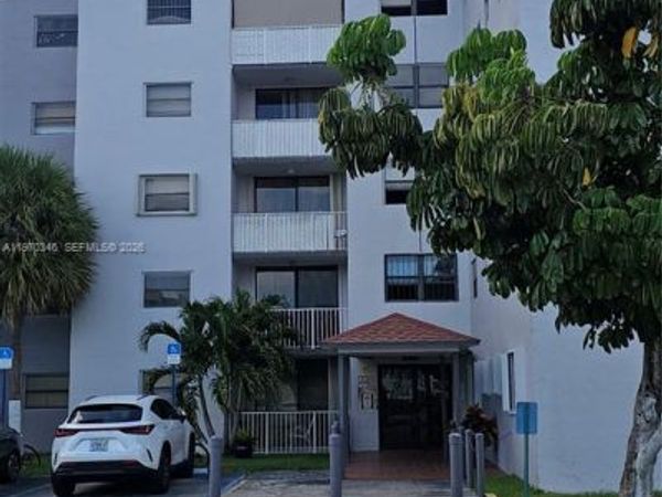 8145 NW 7th St, Unit 114, Miami, FL 33126