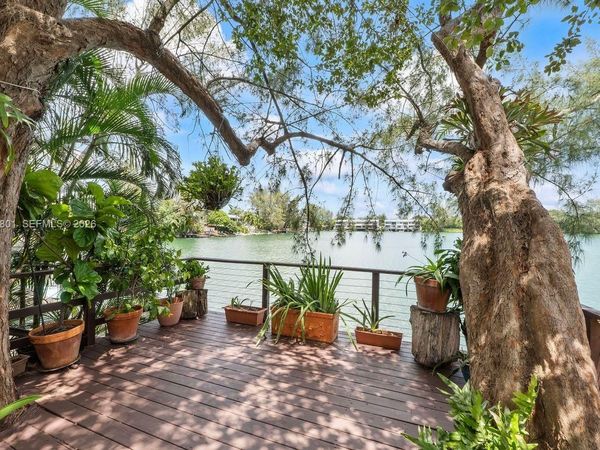 4905 SW 71st Pl, Miami, FL 33155