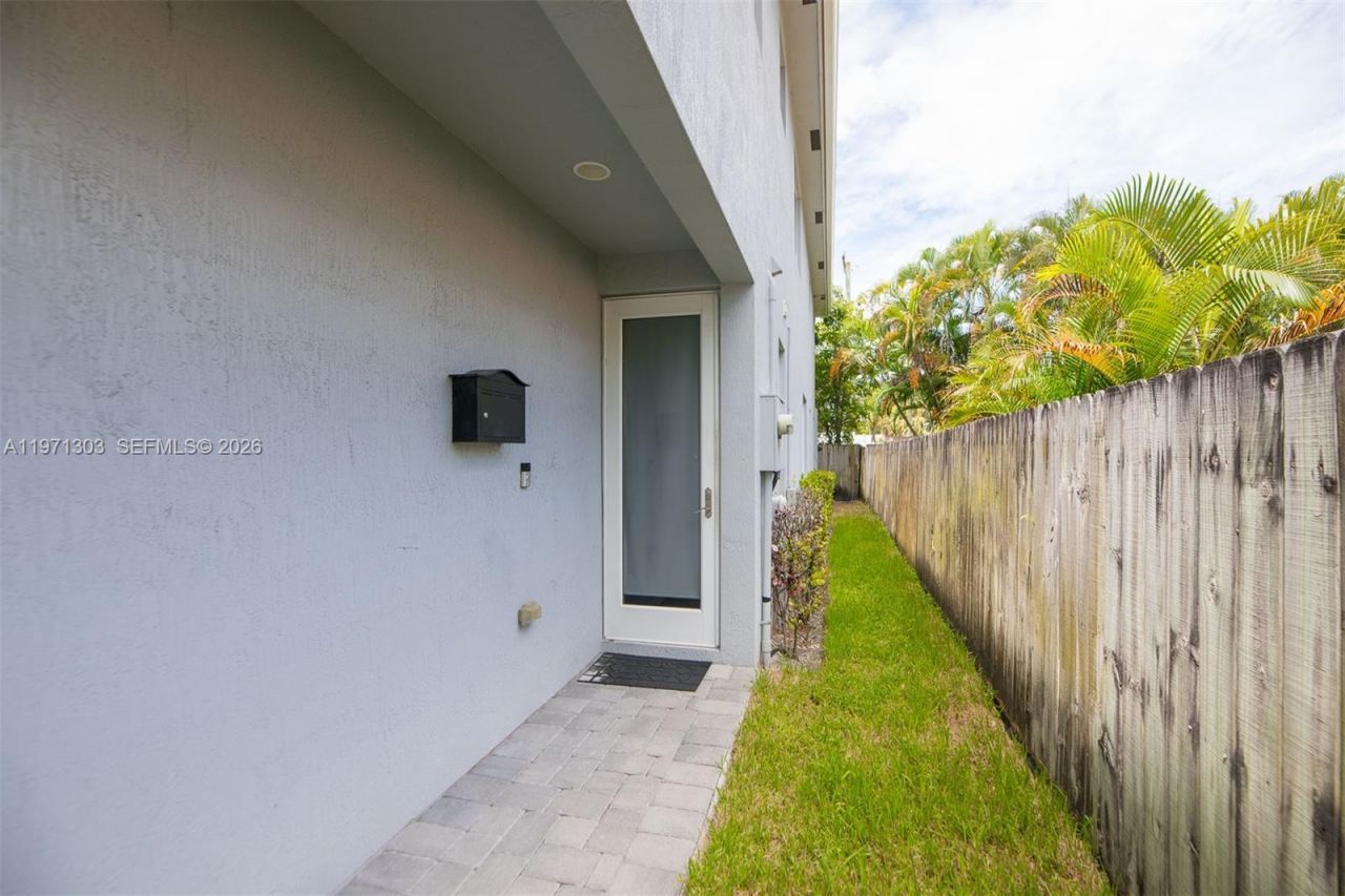 619 SW 17th St , Unit 619, Fort Lauderdale, FL 33315 Photo