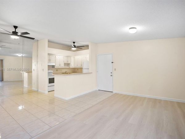 9446 S Belfort Cir, Unit 215, Tamarac, FL 33321