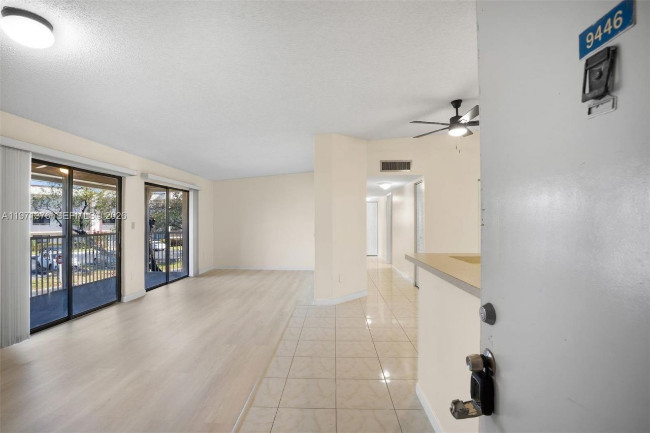 9446 S Belfort Cir, Unit 215, Tamarac, FL 33321 Photo
