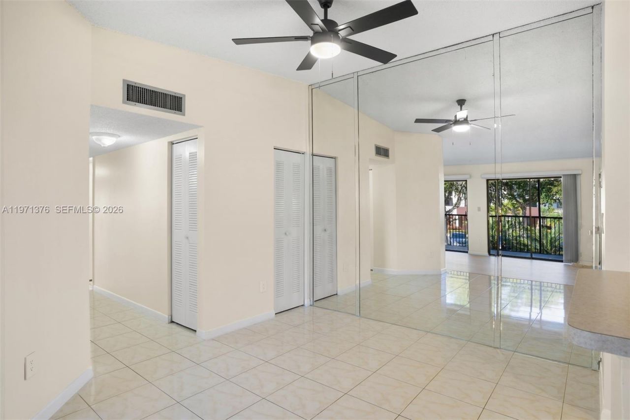 9446 S Belfort Cir, Unit 215, Tamarac, FL 33321 Photo