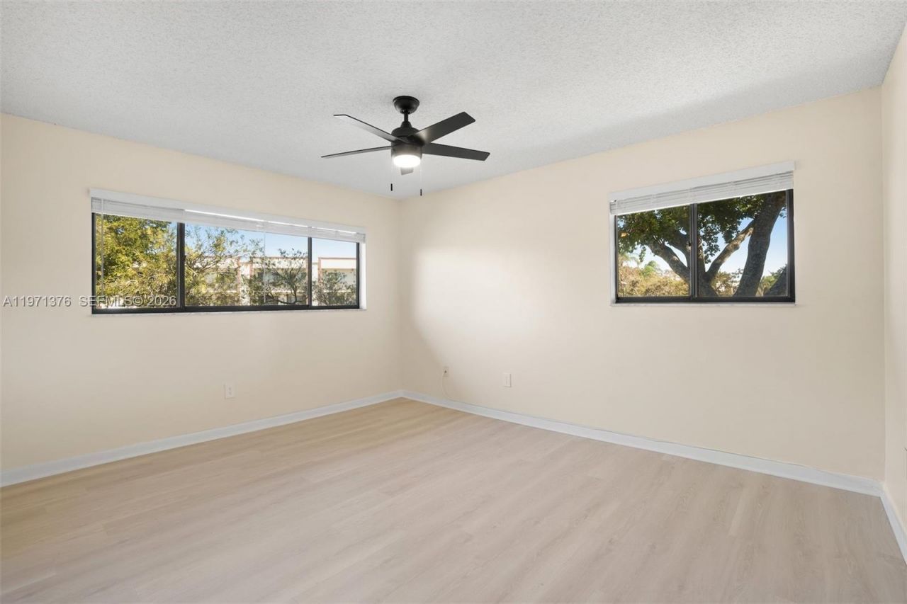 9446 S Belfort Cir, Unit 215, Tamarac, FL 33321 Photo