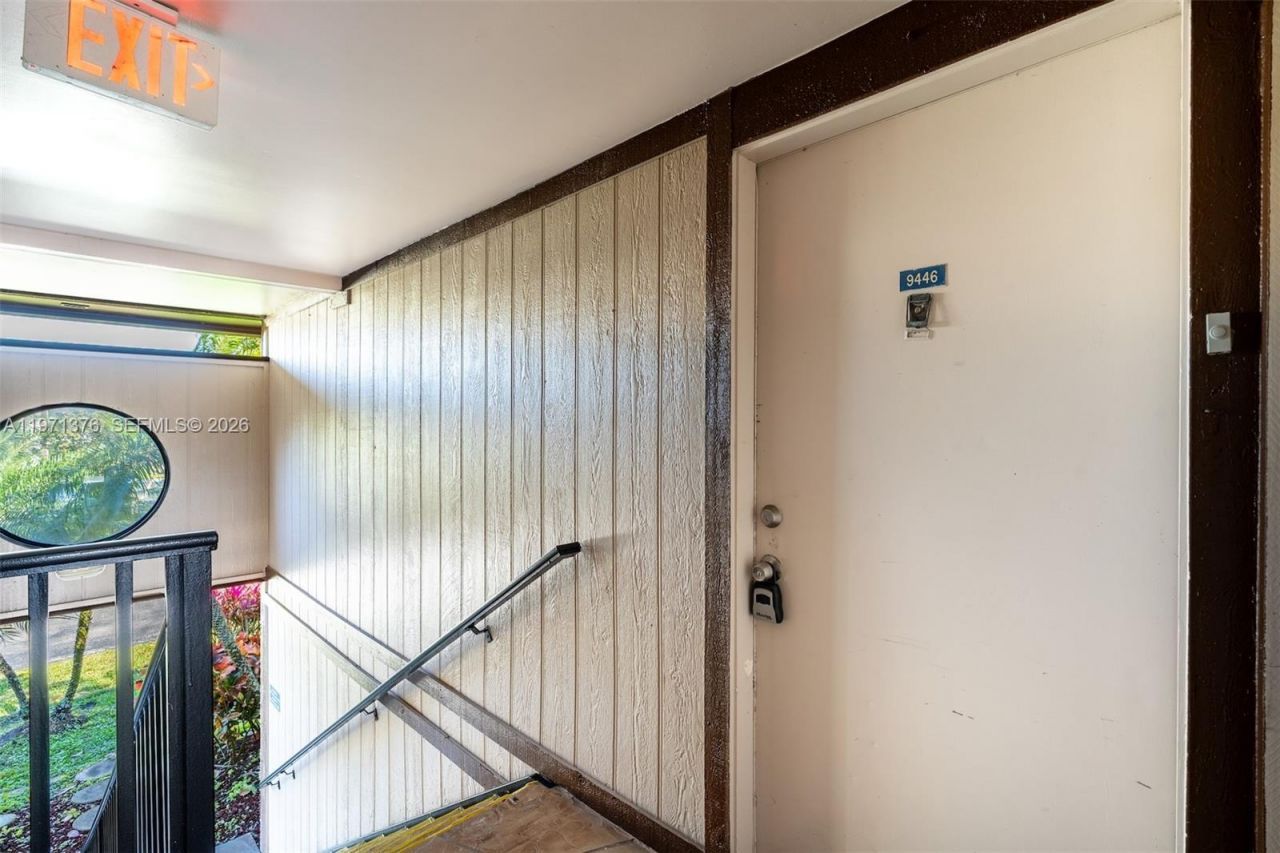 9446 S Belfort Cir, Unit 215, Tamarac, FL 33321 Photo