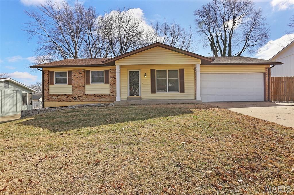 1126 Yorktown Drive, Saint Charles, MO 63303 Main Photo