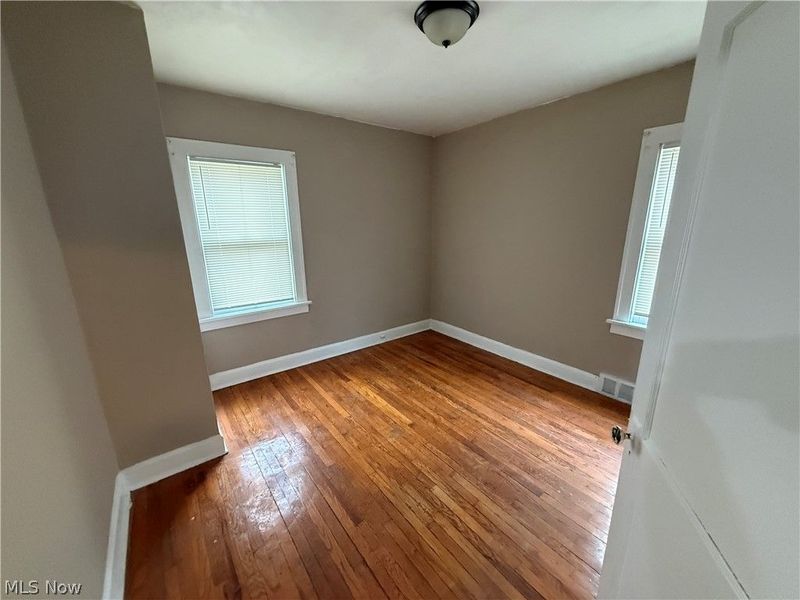 19316 Shawnee Avenue, Cleveland, OH 44119 Photo 12