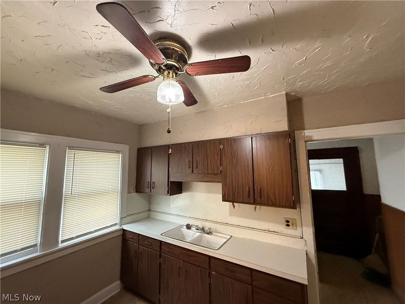 19316 Shawnee Avenue, Cleveland, OH 44119 Photo 7