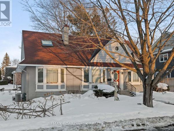 961 Kingsmere Avenue, Ottawa, ON K2A3K3