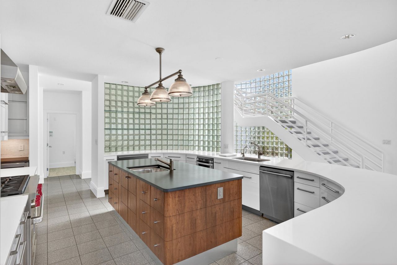 3402 W Riverside Dr, Fort Myers, FL 33901 Photo