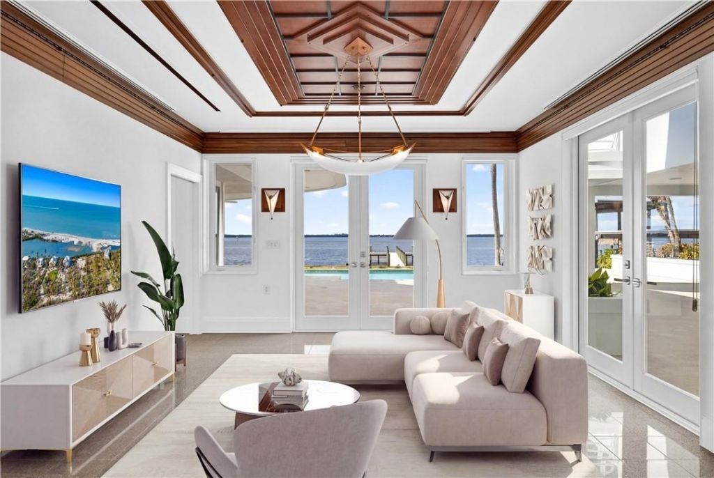 3402 W Riverside Dr, Fort Myers, FL 33901 Photo