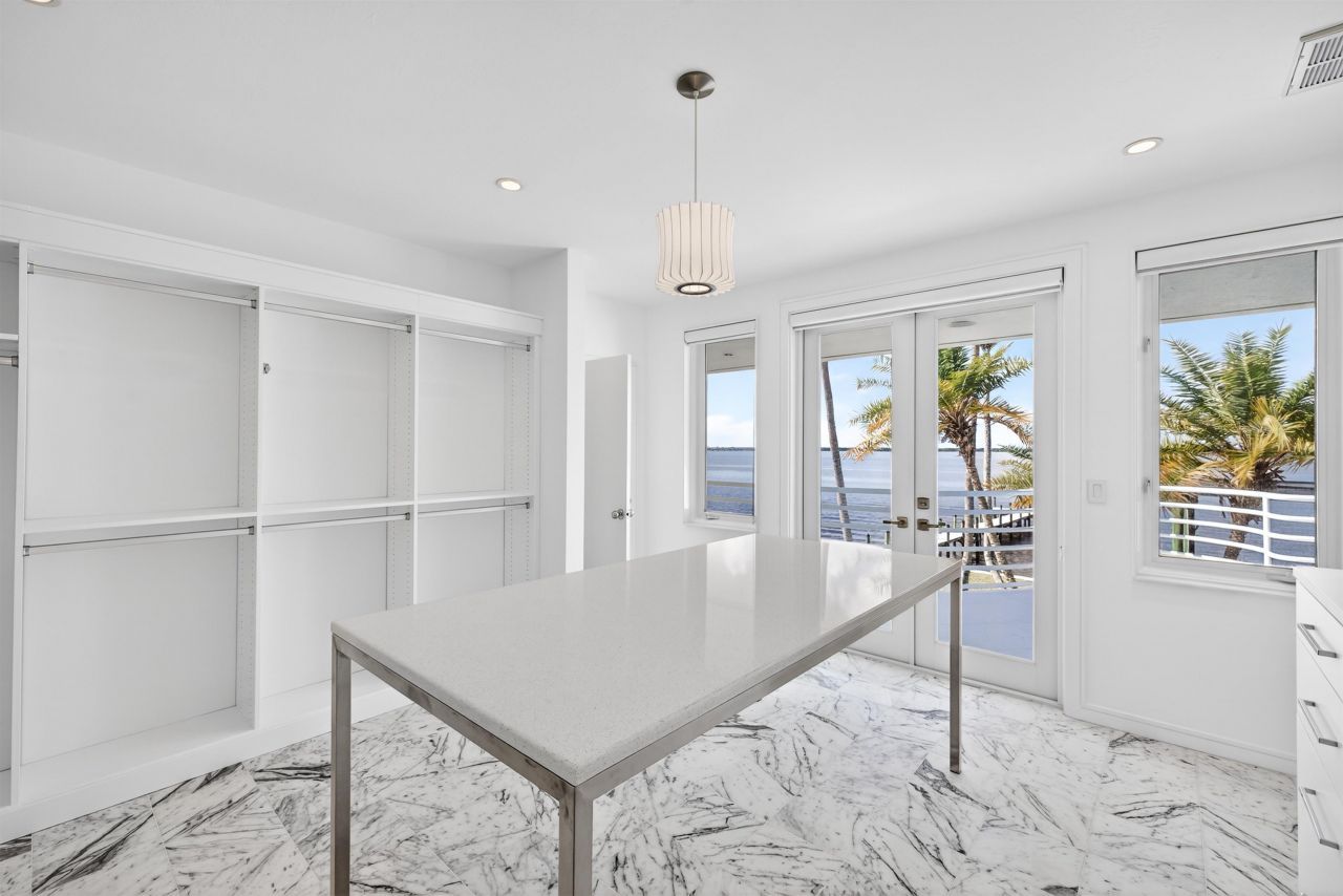 3402 W Riverside Dr, Fort Myers, FL 33901 Photo