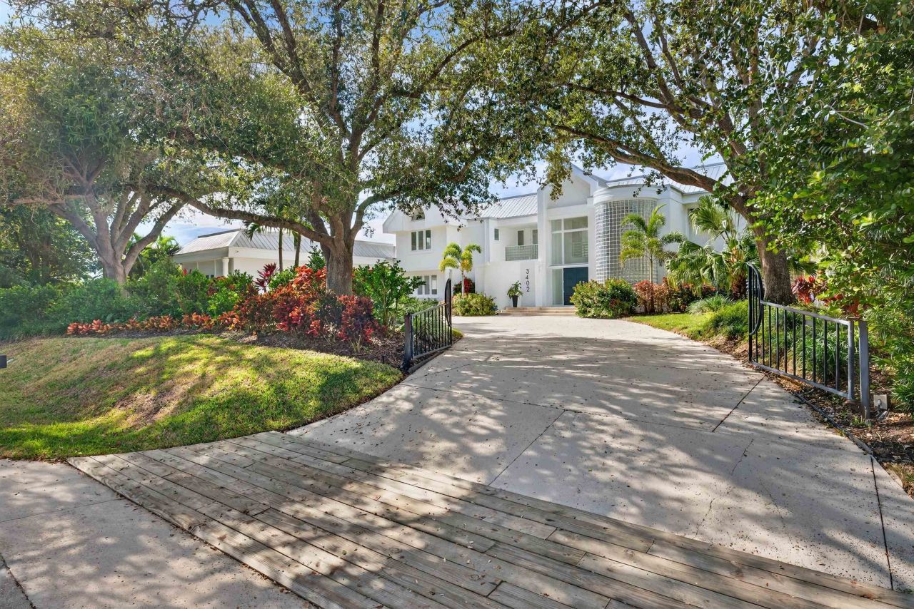 3402 W Riverside Dr, Fort Myers, FL 33901 Photo