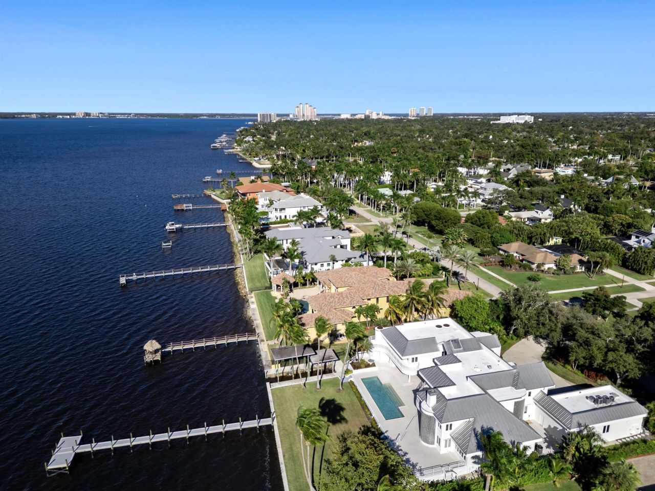 3402 W Riverside Dr, Fort Myers, FL 33901 Photo