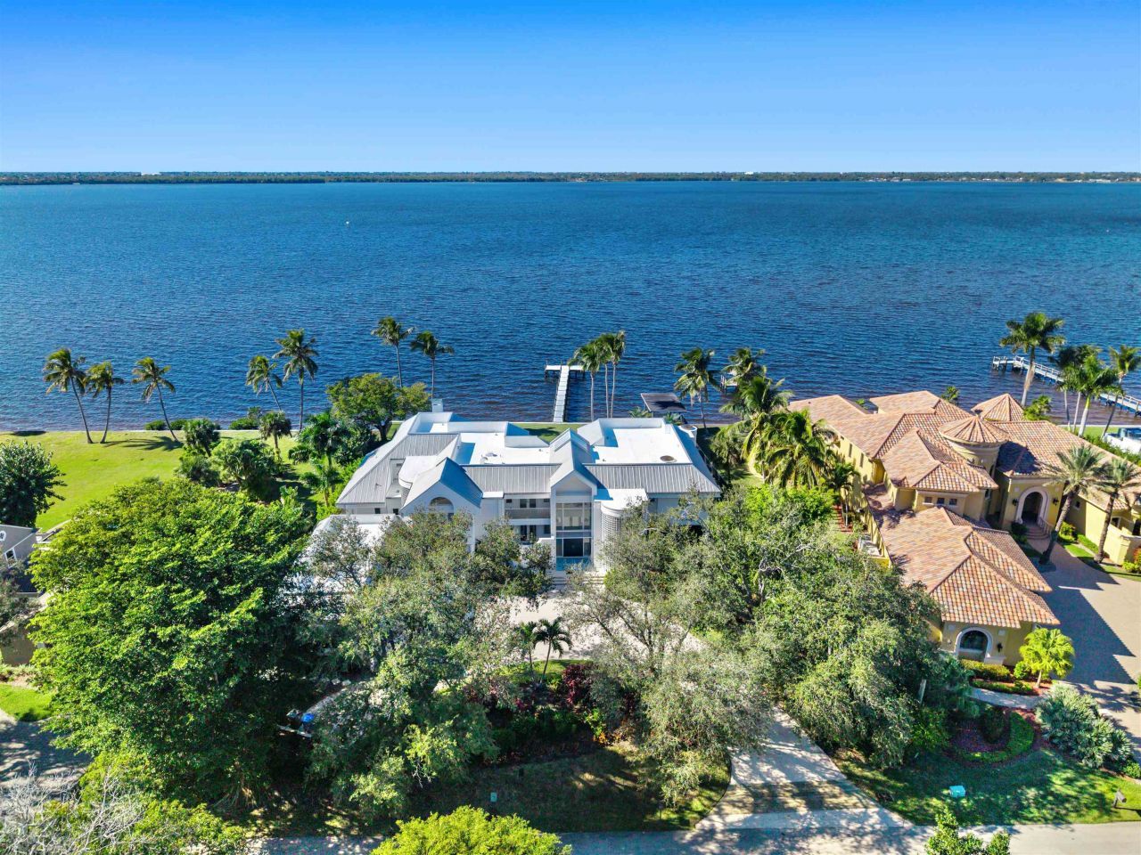 3402 W Riverside Dr, Fort Myers, FL 33901 Photo