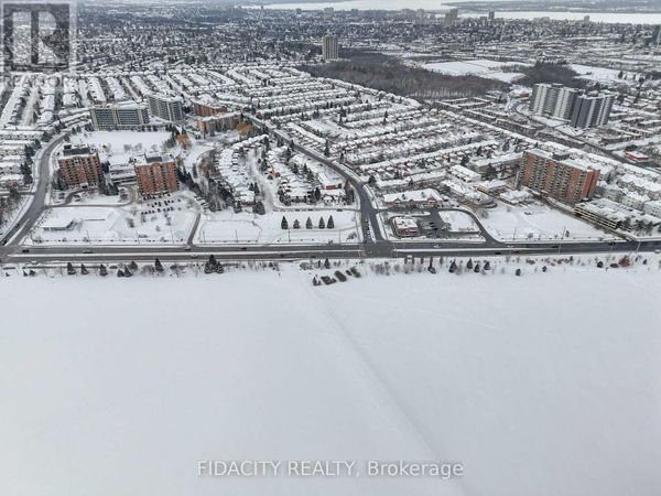 1 Crystal Park Crescent, Ottawa, ON K2C3Z8