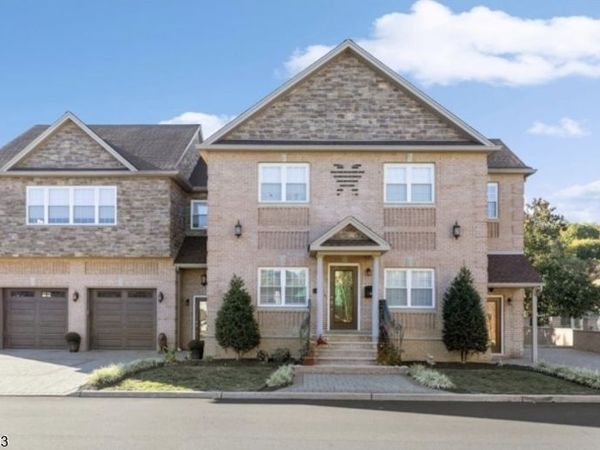 7 Bailey Ave, Unit 1, Bloomingdale, NJ 07403