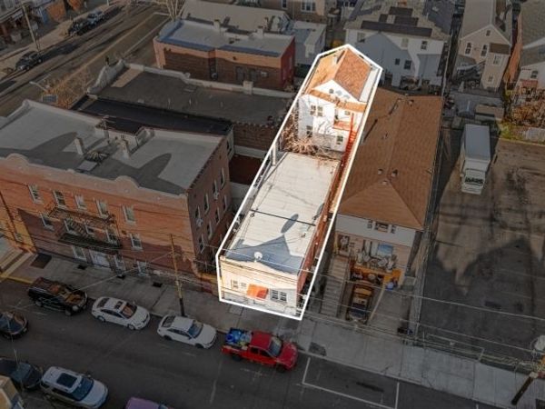 99 W 21st St, Bayonne, NJ 07002