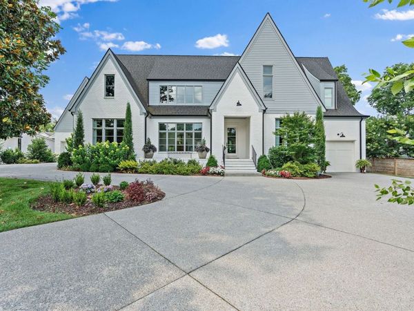 2825 Sugar Tree Rd, Nashville, TN 37215