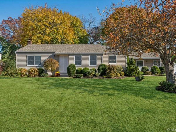 17 Ellington Drive , East Northport, NY 11731