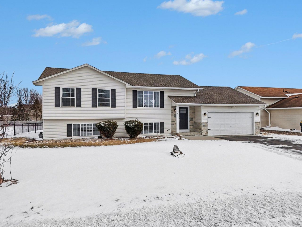 740 Heritage Lane, Belle Plaine, MN 56011 Main Photo