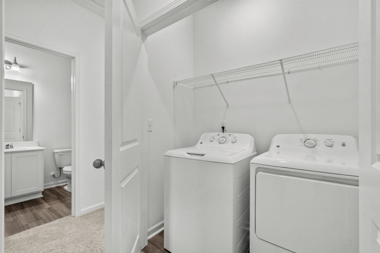 534 Silver Pidgeon St  Photo 11