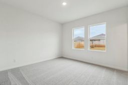 534 Silver Pidgeon St  photo 4