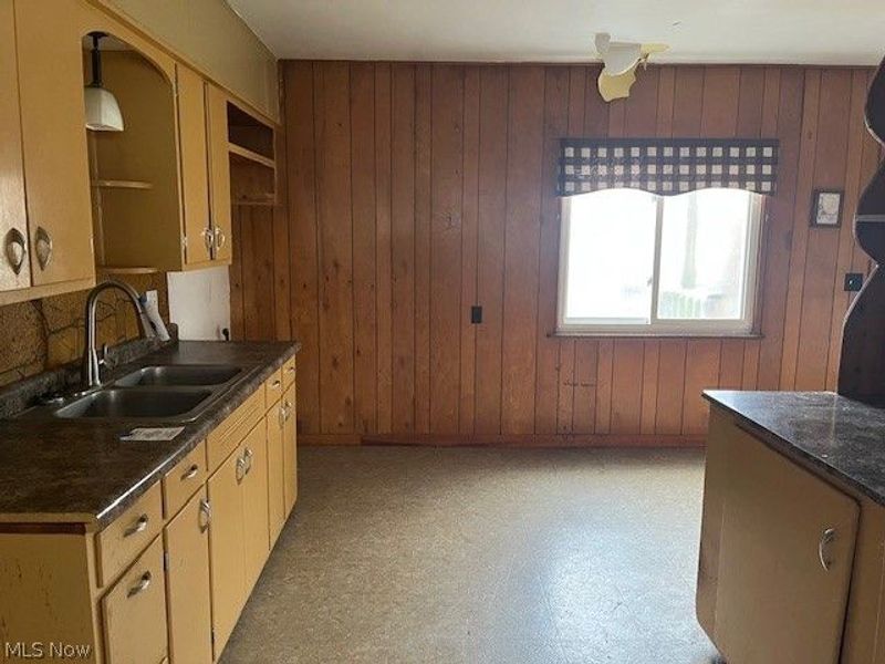 408 W 7th Street, Sycamore, OH 44882 Photo 17