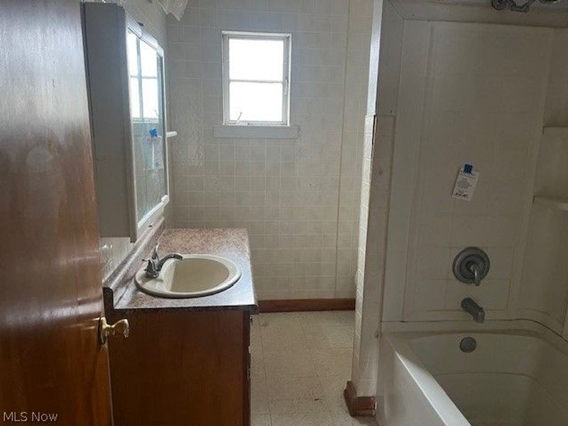 408 W 7th Street, Sycamore, OH 44882 Photo 19