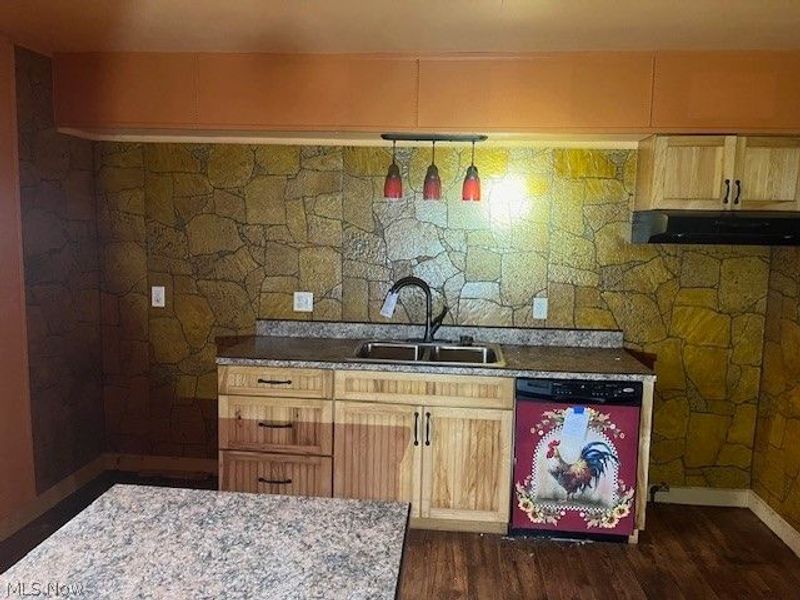 408 W 7th Street, Sycamore, OH 44882 Photo 6