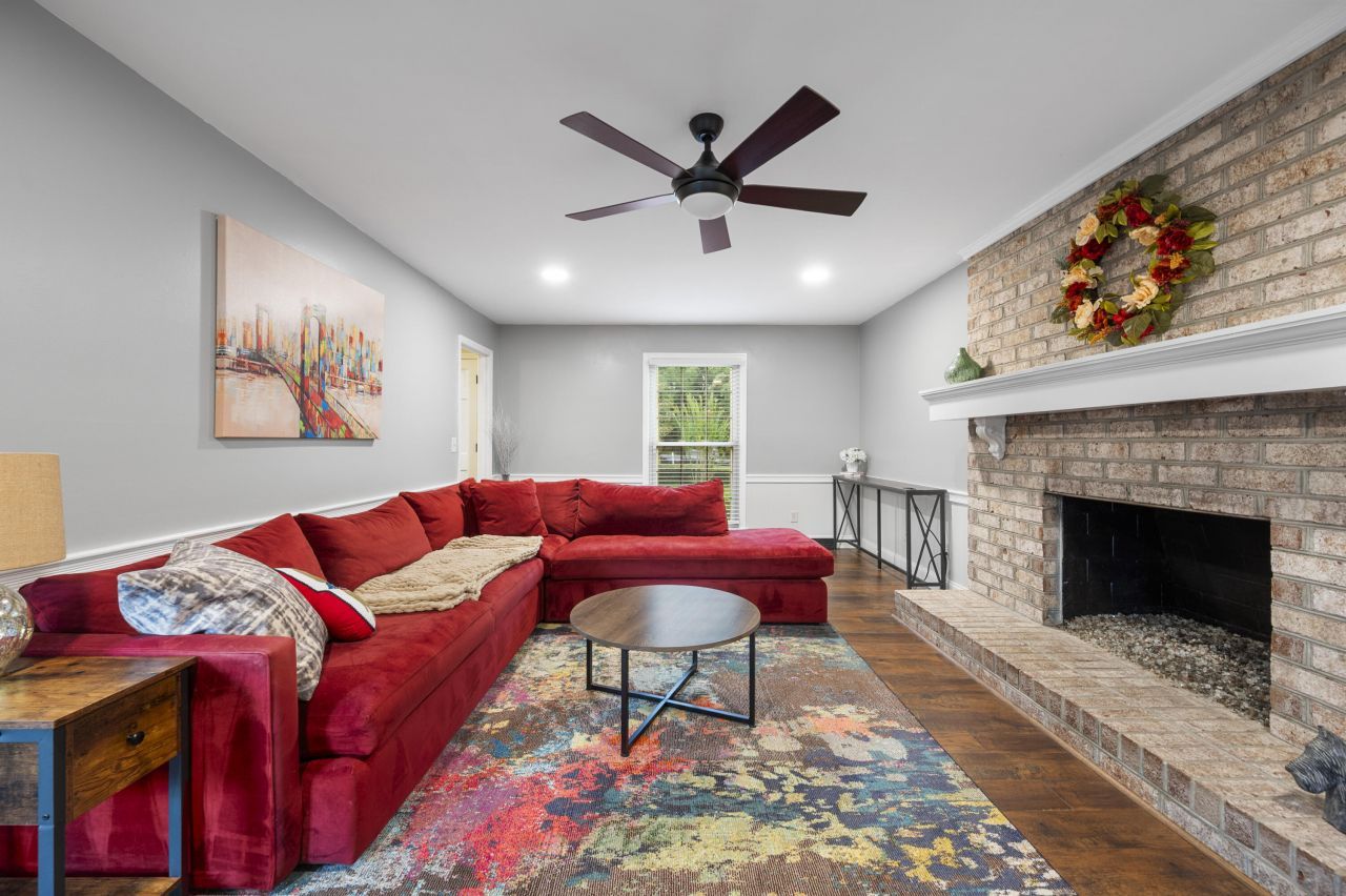 506 Fairington Drive Photo 12