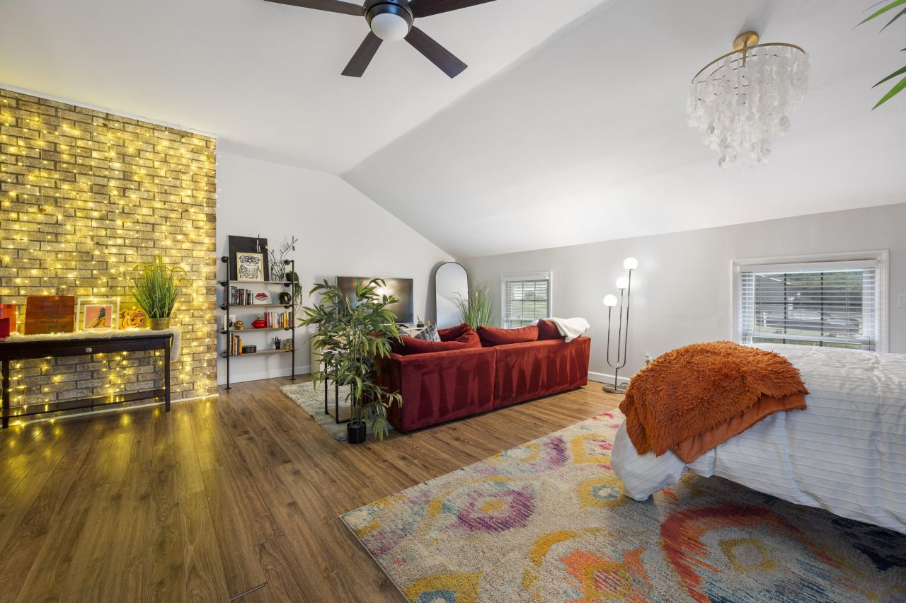 506 Fairington Drive Photo 13