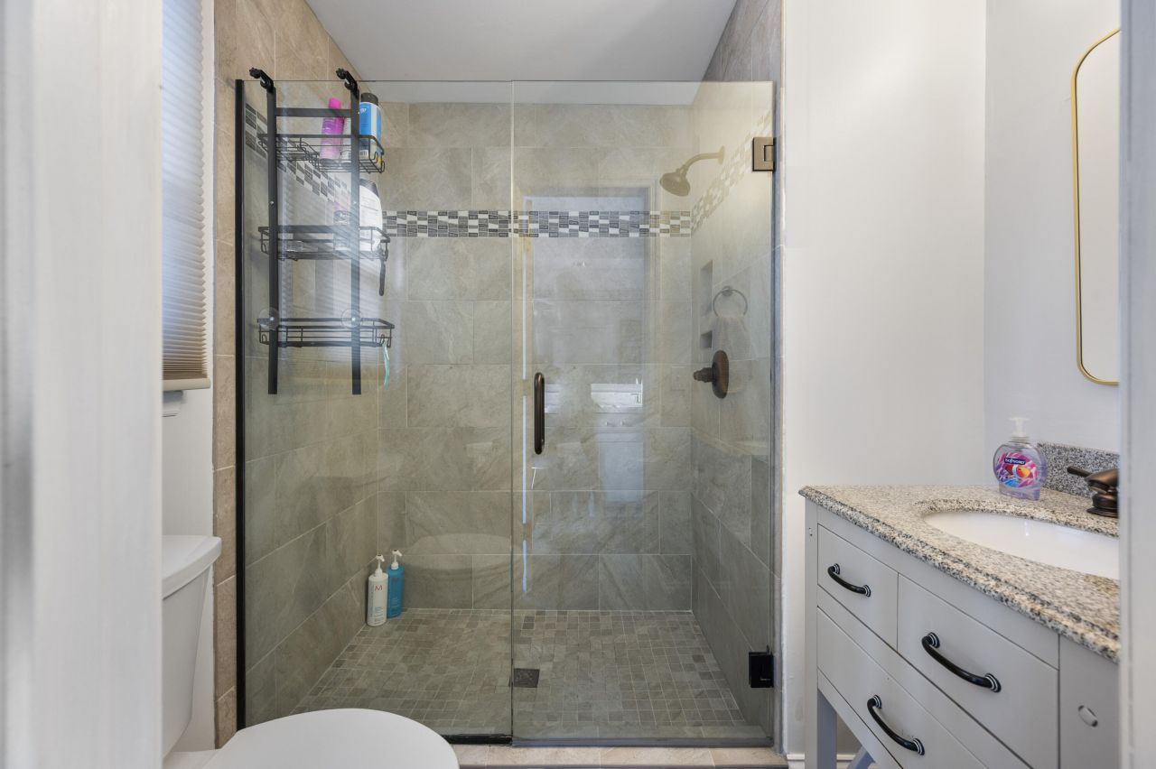 506 Fairington Drive Photo 26