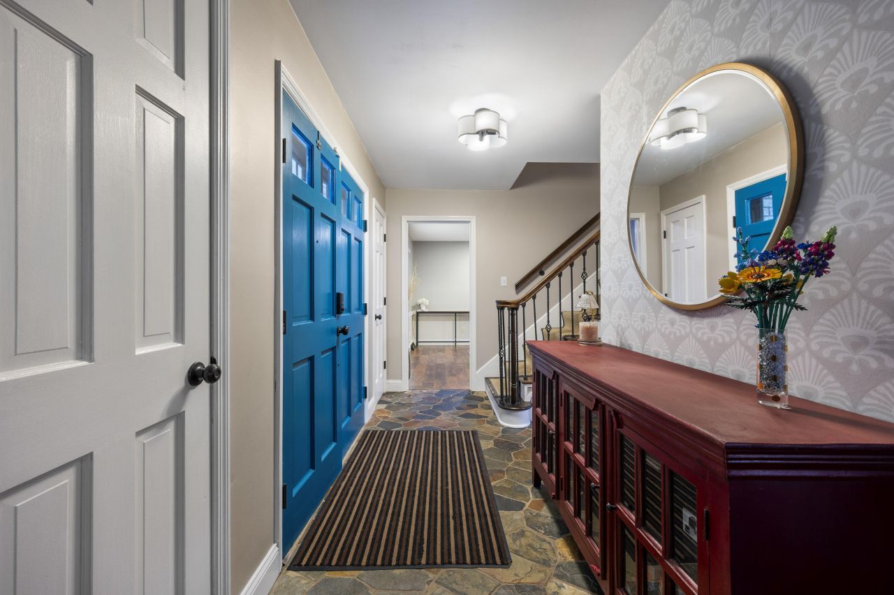 506 Fairington Drive Photo 6