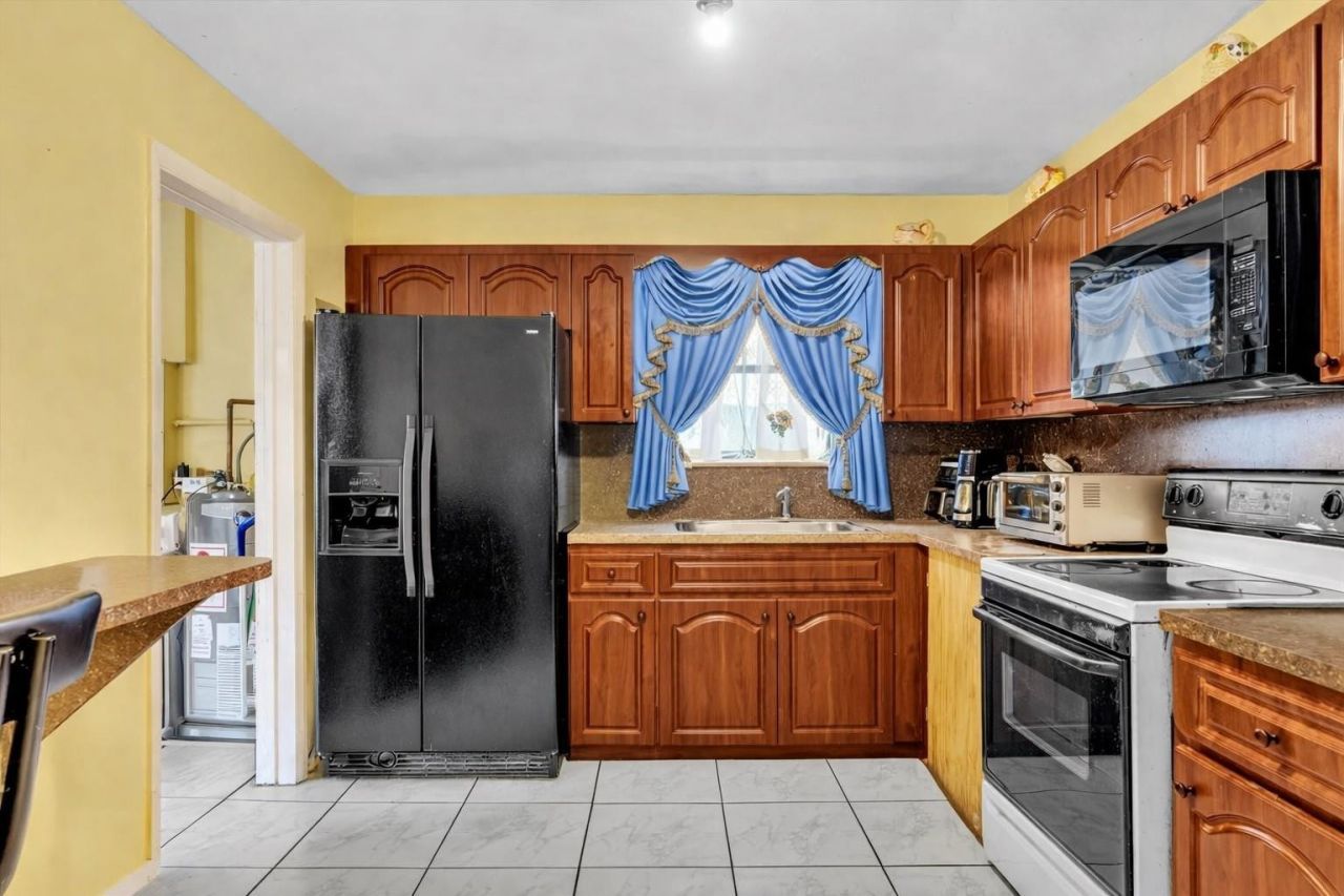 2285 NW 195th St, Miami Gardens, FL 33056 Photo