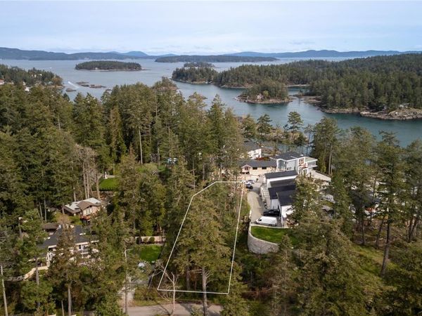 2452 Tryon Rd , North Saanich, BC V8L 5H8