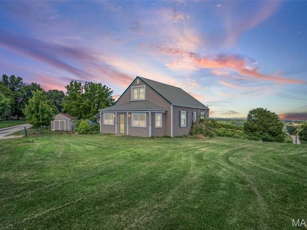 1148 Ridge, Golden Eagle, IL 62036