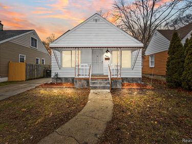 6485 Rosemont Avenue, Detroit, MI 48228