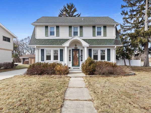 2403 S 109th STREET, West Allis, WI 53227