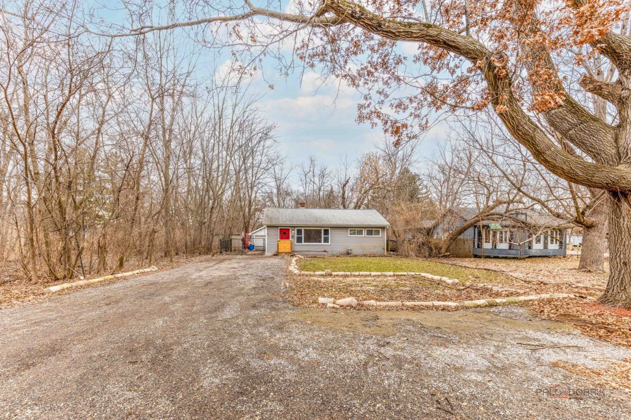 3203 S Bergman Drive, Holiday Hills, IL 60051 Main Photo