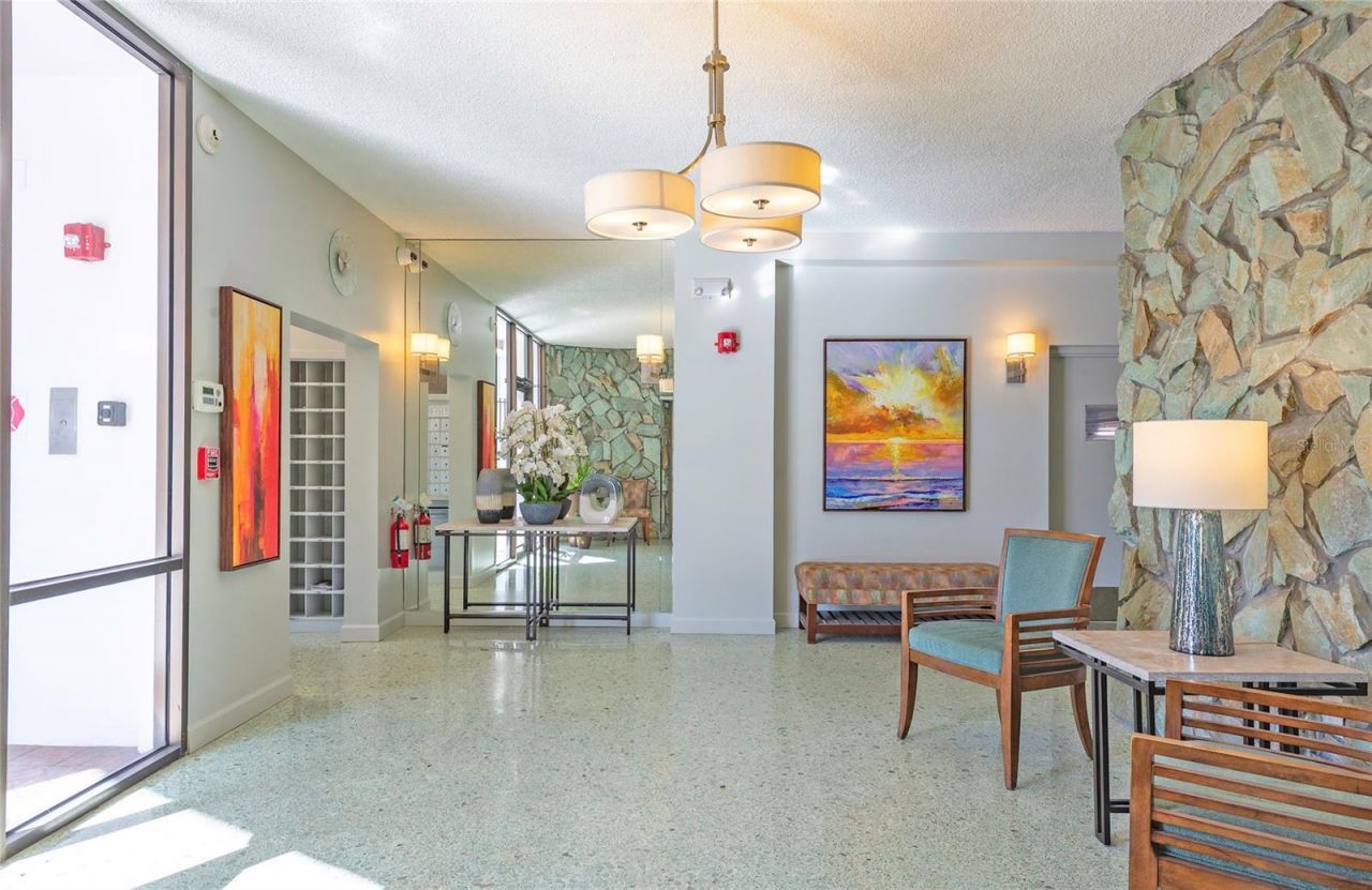 700 Beach Drive Ne, Unit 406, Saint Petersburg, FL 33701 Photo