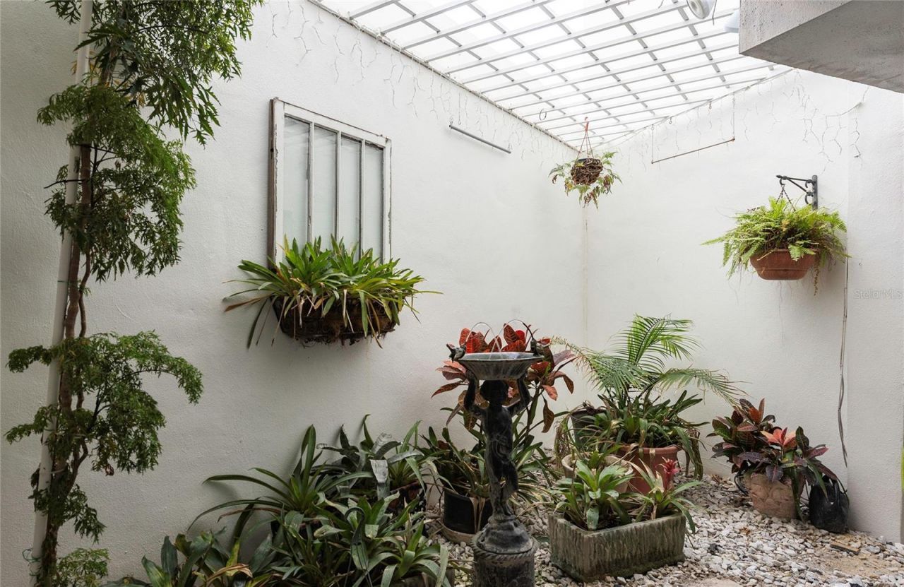 700 Beach Drive Ne, Unit 406, Saint Petersburg, FL 33701 Photo