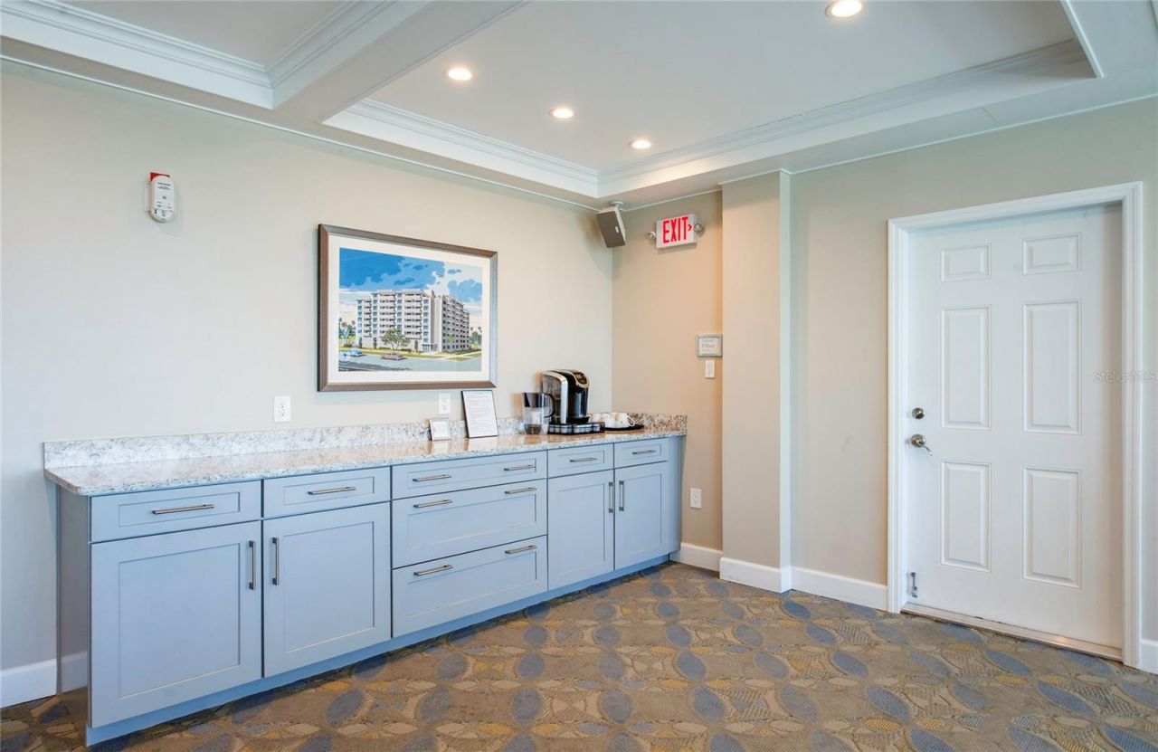 700 Beach Drive Ne, Unit 406, Saint Petersburg, FL 33701 Photo