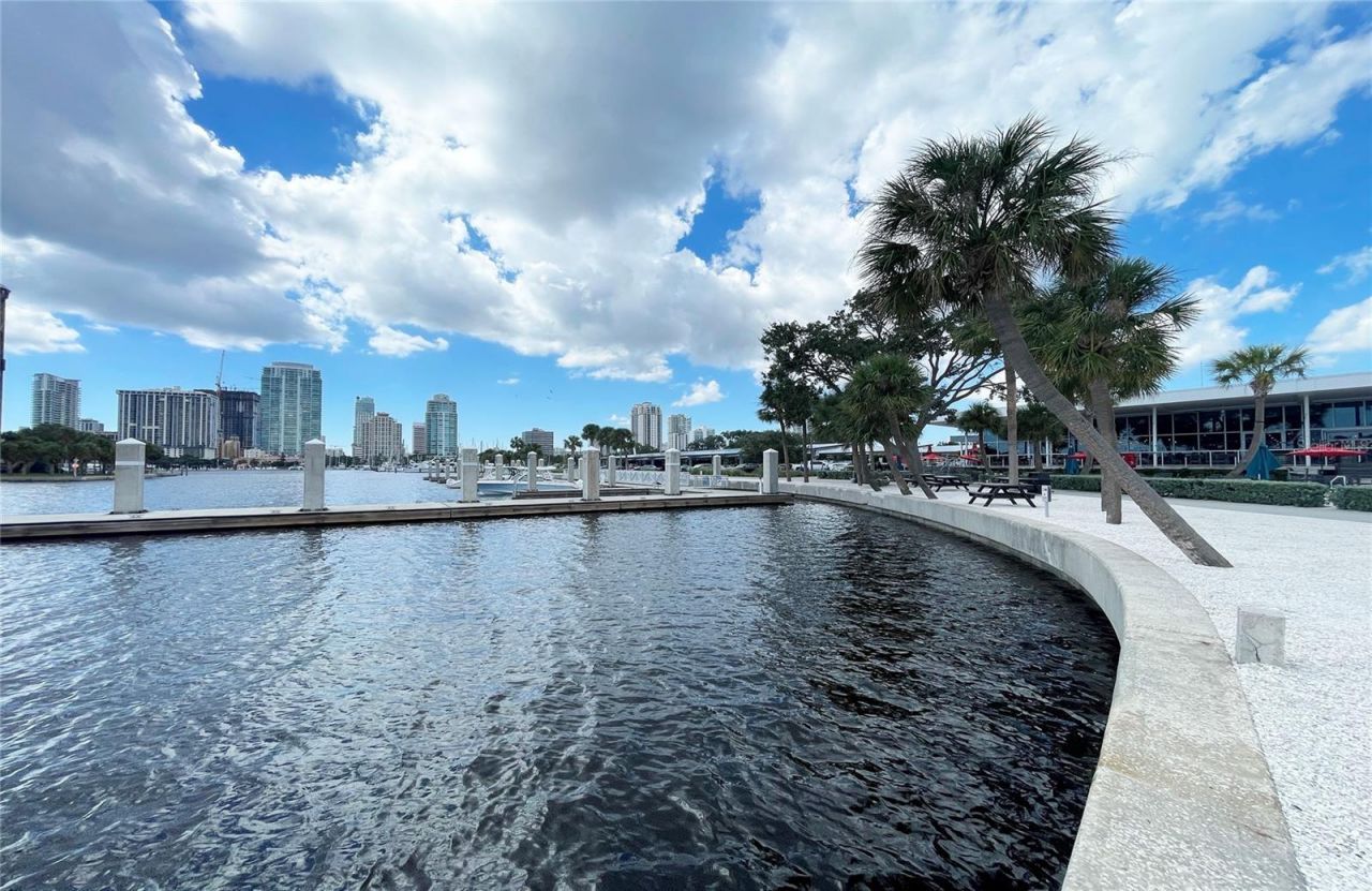 700 Beach Drive Ne, Unit 406, Saint Petersburg, FL 33701 Photo